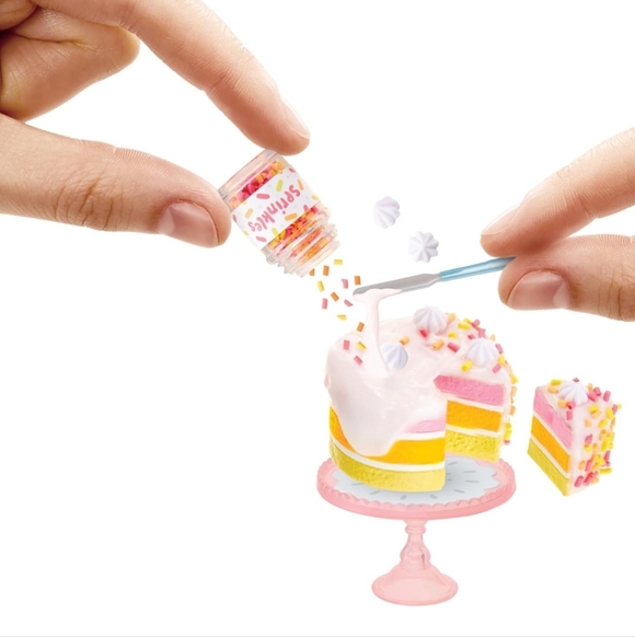 Miniverse Make It Mini Rainbow Cake - Picture 3 of 5